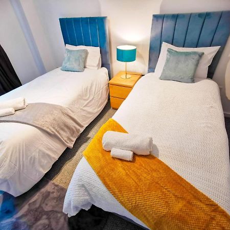 Lovely 2-Bedroom Apartment, Free Parking マンチェスター エクステリア 写真