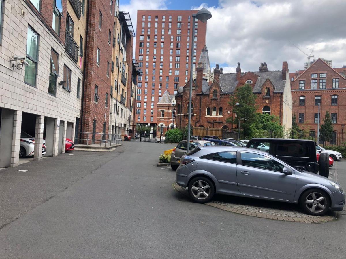 Lovely 2-Bedroom Apartment, Free Parking マンチェスター エクステリア 写真
