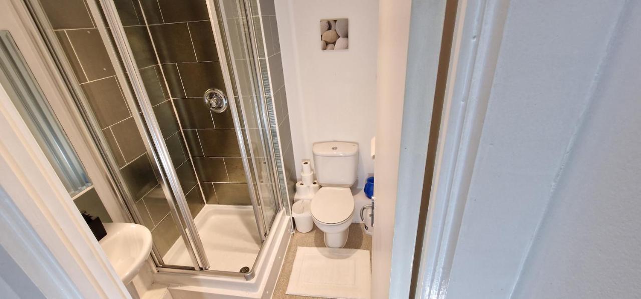 Lovely 2-Bedroom Apartment, Free Parking マンチェスター エクステリア 写真